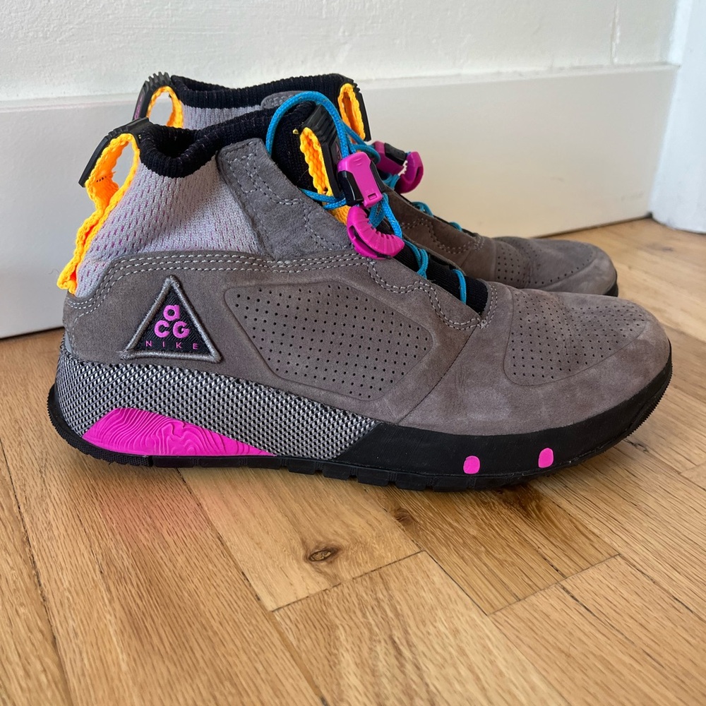Nike ACG Gray and Pink Sneakers Outdoor Hiking Boots Women’s Size 6
